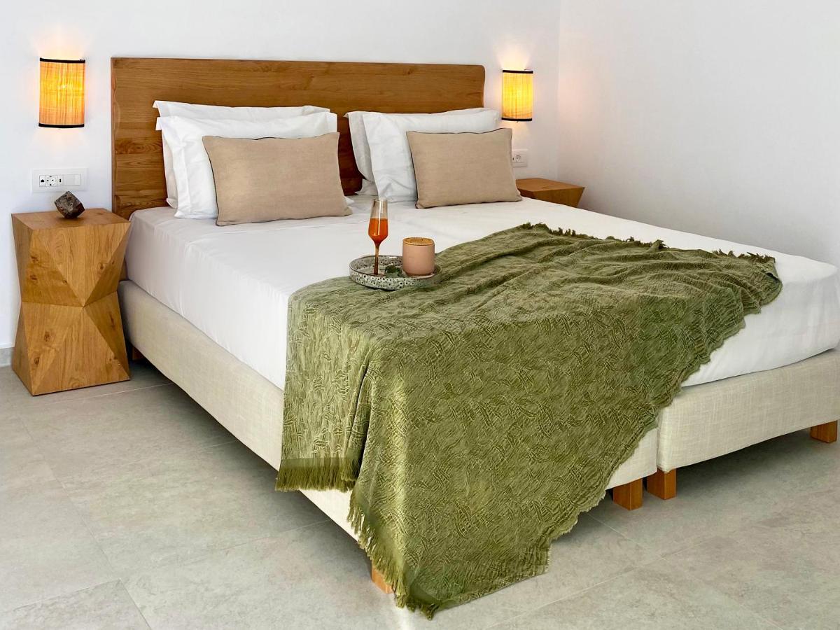 Calistus Mykonos *